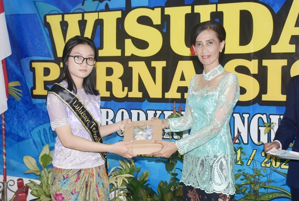 SMA Bopkri Banguntapan Yogyakarta Gelar Wisuda Siswa  TP 2021/ 2022